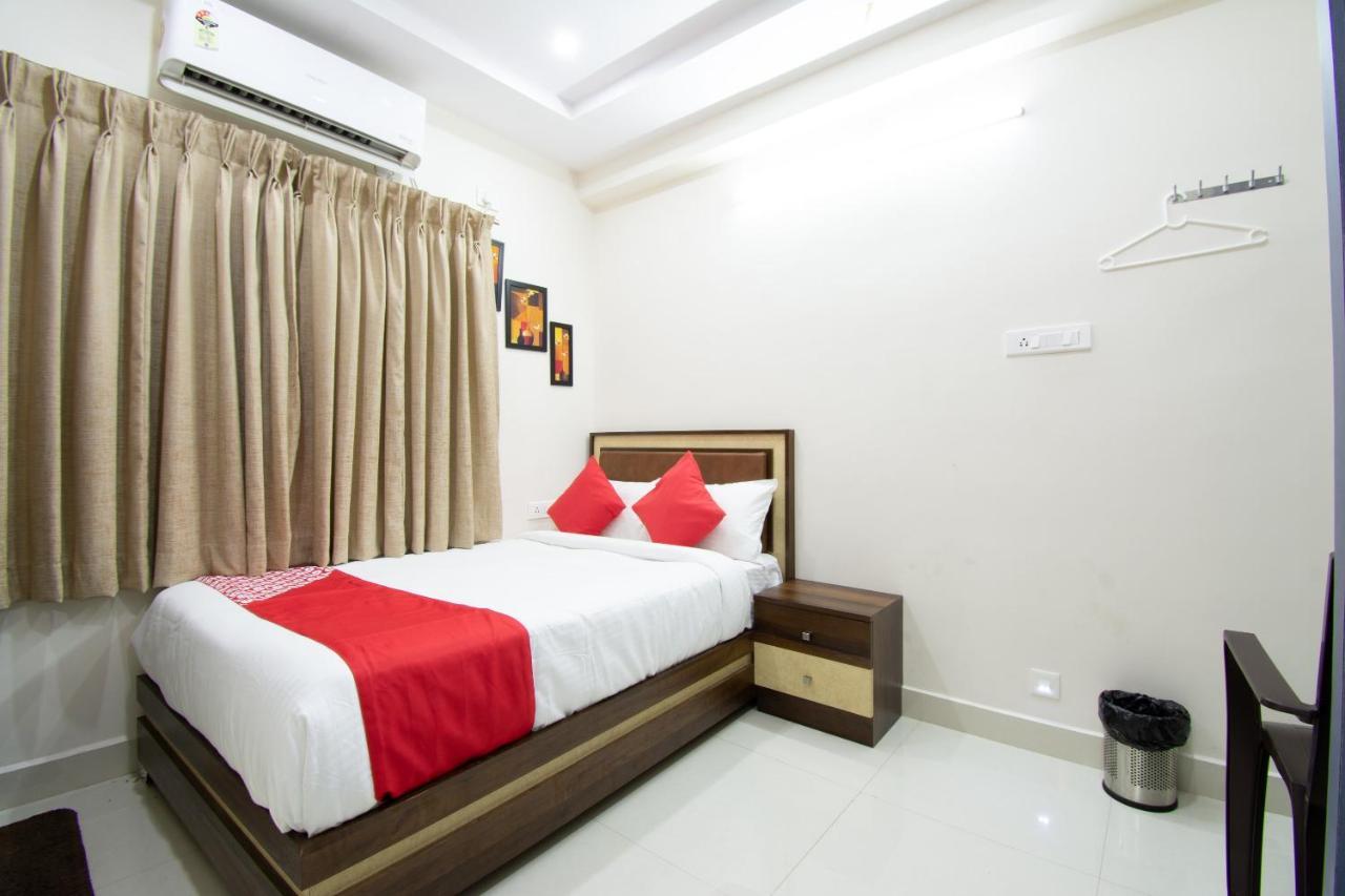 Oyo 46991 Sk7 Service Apartments Vijayawāda Exterior foto
